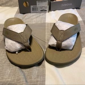 Vionic wave flip flop womens 7 men’s 6